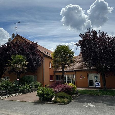 Comfort Hotel Orleans Саран Экстерьер фото