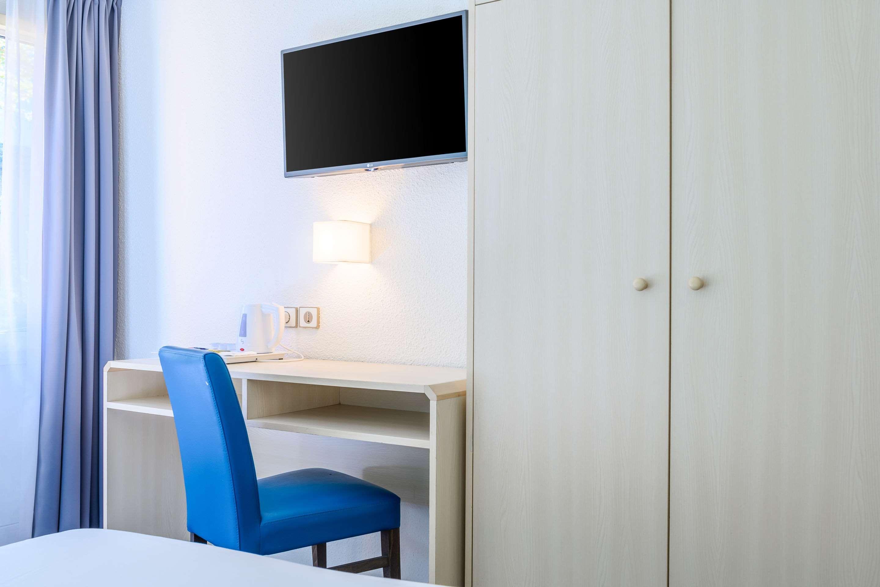 Comfort Hotel Orleans Саран Экстерьер фото