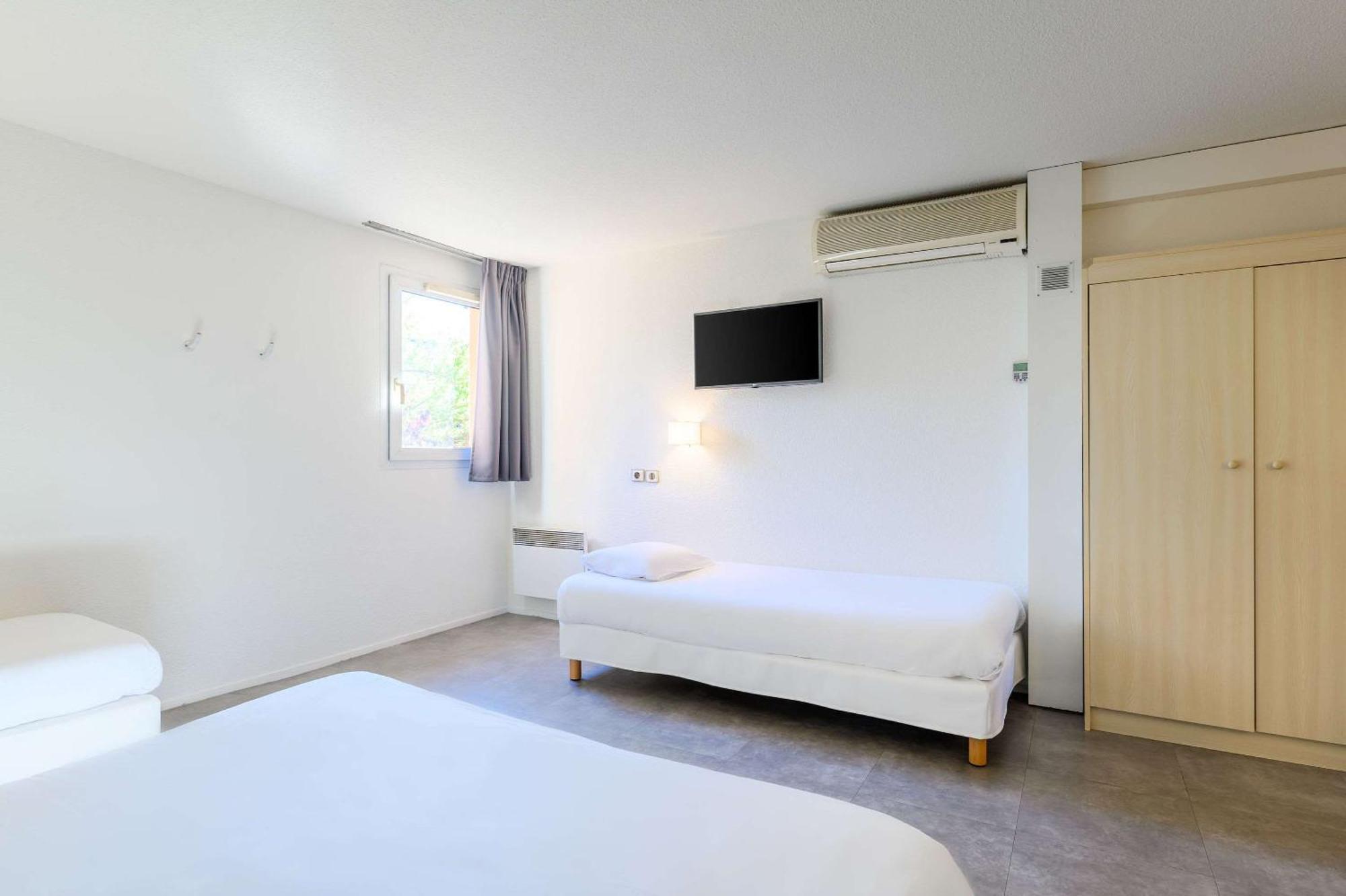 Comfort Hotel Orleans Саран Экстерьер фото