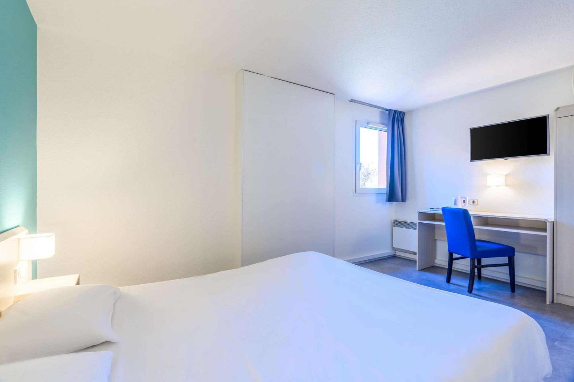 Comfort Hotel Orleans Саран Экстерьер фото