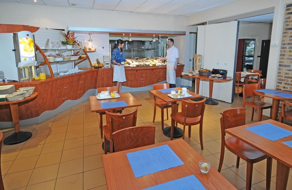 Comfort Hotel Orleans Саран Экстерьер фото