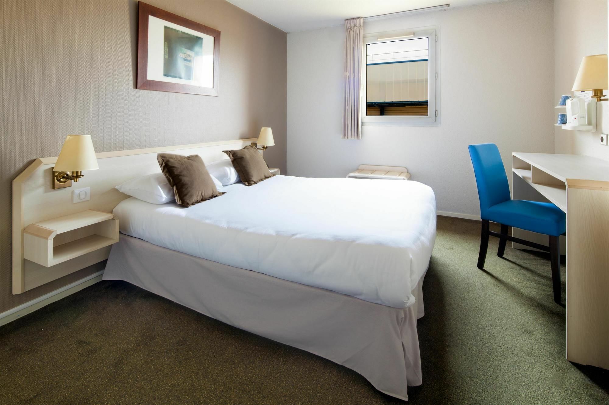 Comfort Hotel Orleans Саран Экстерьер фото